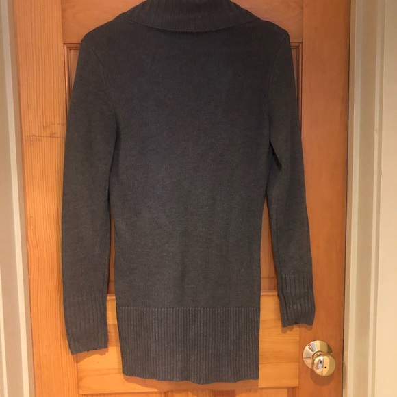 Sweater - Picture 4 of 4